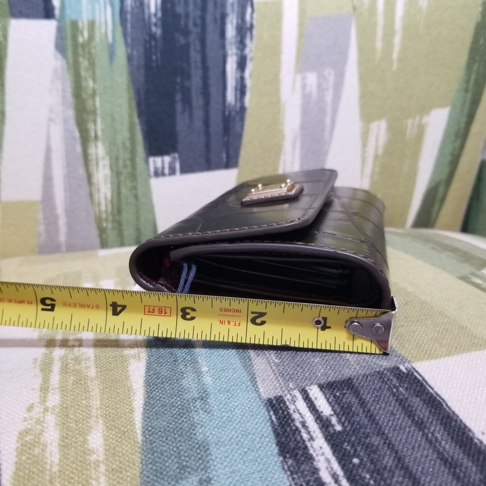 Dooney & Bourke Denison Flap Wallet In Olive Croco Effect Trifold Wallet - Picture 6 of 14